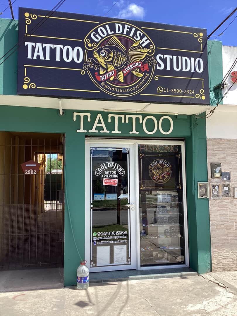Fachada del estudio Goldfish Tattoo y Piercing en Berazategui
